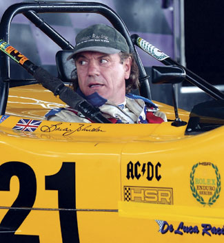 Brian Johnson y su pasión por los coches