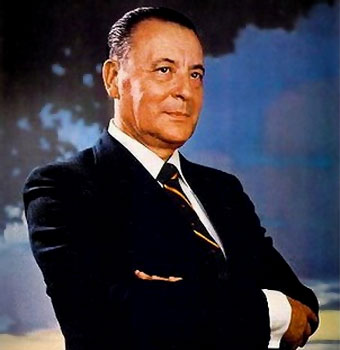 Blas Piñar procurador en Cortes de extrema derecha