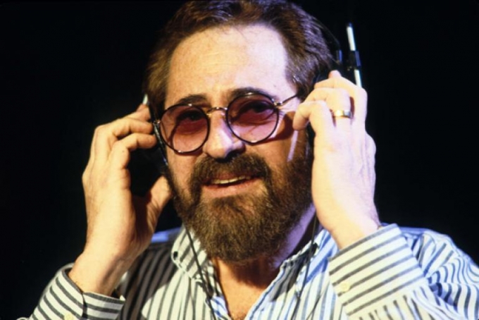 Phil Ramone encargado de cambiar la letra