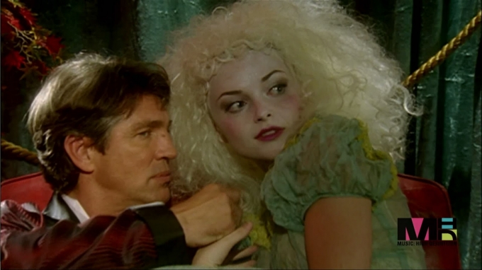 Eric Roberts e Izabella Miko