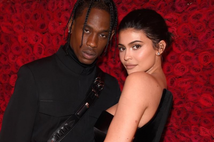 Travis y Kylie Jenner