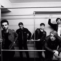 Canción 'Holding Out For A Hero' del disco 'Covers' interpretada por Nothing But Thieves Canción 'Holding Out For A Hero' del disco 'Covers' interpretada por Nothing But Thieves