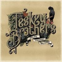SO CAUGHT UP, letra y canción de The Teskey Brothers. Disco: Run Home Slow SO CAUGHT UP letra THE TESKEY BROTHERS