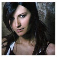 'Amare Veramente' de Laura Pausini. Disco: Resta in ascolto Amare Veramente - Laura Pausini