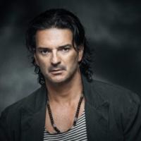 'Tu Mi Amor' de Ricardo Arjona. Disco: Versiones originales Tu Mi Amor - Ricardo Arjona