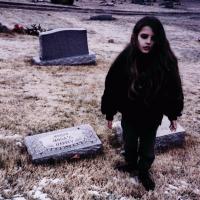 'Intimate' de Crystal Castles. Disco: (II) Intimate - Crystal Castles