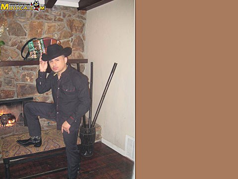 Fotos de Larry Hernandez, foto 2  Musica.com