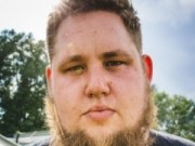 'Hard Came The Rain' de Rag'n'Bone Man Hard Came The Rain - Rag'n'Bone Man
