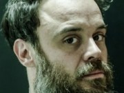 Canción 'Último Romance' interpretada por Rodrigo Amarante Canción 'Último Romance' interpretada por Rodrigo Amarante