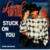 Canción 'Stuck On You' interpretada por Lionel Richie Canción 'Stuck On You' interpretada por Lionel Richie