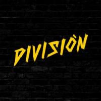 Canción 'Juego' interpretada por División Minúscula Canción 'Juego' interpretada por División Minúscula