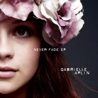 Canción 'Lying to the mirror' interpretada por Gabrielle Aplin Canción 'Lying to the mirror' interpretada por Gabrielle Aplin