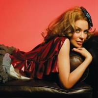 Canción 'Chocolate' interpretada por Kylie Minogue Canción 'Chocolate' interpretada por Kylie Minogue