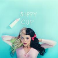 Canción 'Sippy Cup' interpretada por Melanie Martinez Canción 'Sippy Cup' interpretada por Melanie Martinez