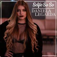 Selfie So So So Selfie So So So de Daniela Legarda