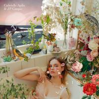 LOSING ME, letra y canción de Gabrielle Aplin LOSING ME letra GABRIELLE APLIN