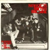 Canción 'Please Don't Go Girl' interpretada por New Kids On The Block Canción 'Please Don't Go Girl' interpretada por New Kids On The Block