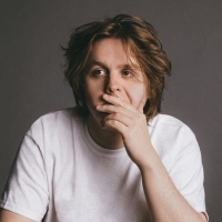 'Half the World Away' de Lewis Capaldi Half the World Away - Lewis Capaldi
