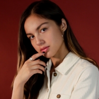 'Rednecks, Red Letters, Red Dirt' de Olivia Rodrigo Rednecks, Red Letters, Red Dirt - Olivia Rodrigo