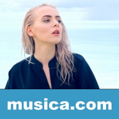 Young and Beautiful de Madilyn Bailey