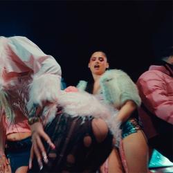 EL TASER DE MAMÁ REMIX