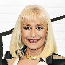 Raffaella carra que loca estoy information