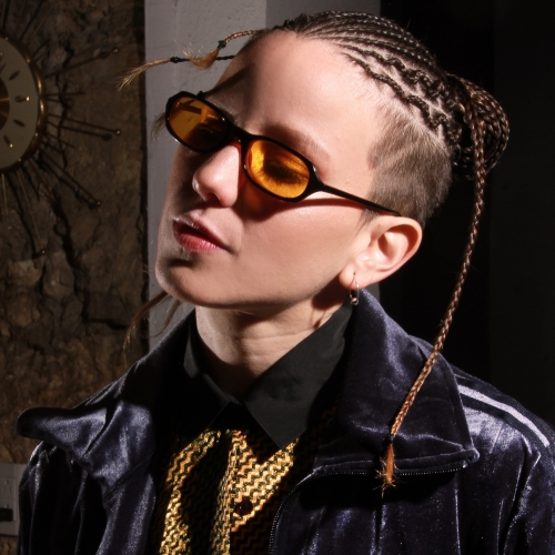 REYNA (FEAT. SCOOP DEVILLE), letra y canción de Niña Dioz REYNA (FEAT. SCOOP DEVILLE) letra NIÑA DIOZ