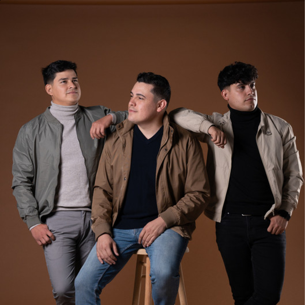 A solo un paso Letra Grupo