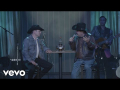 Letra Cuida Bien A Tu Mama (ft. Roberto Pulido)