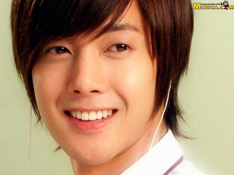 Fondo de pantalla de Kim Hyun Joong