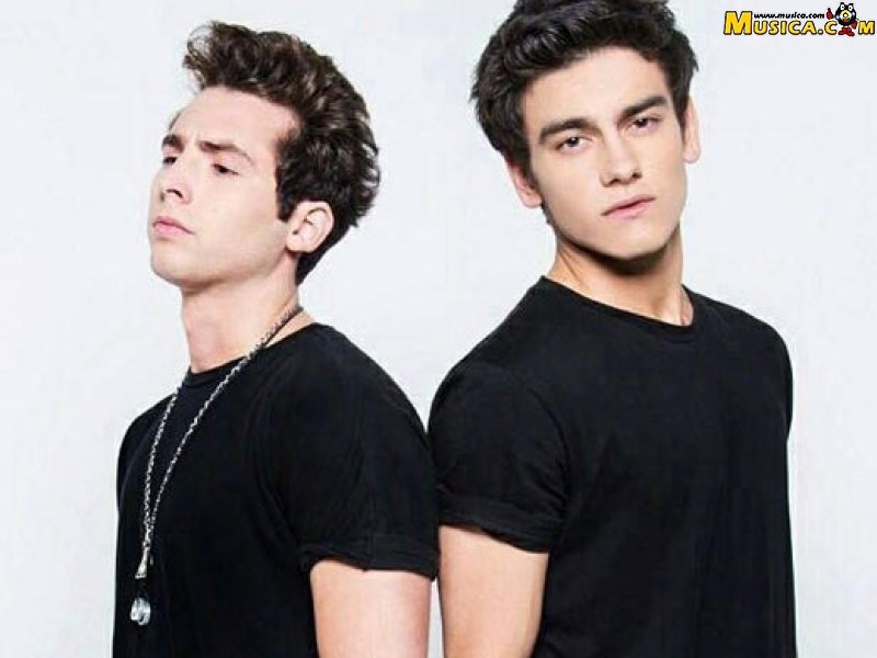 Fondo de pantalla de MYA (Maxi Espíndola y Agus Bernasconi)