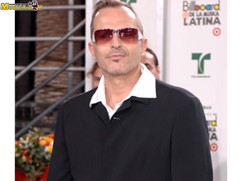 Fondo de pantalla de Miguel Bosé