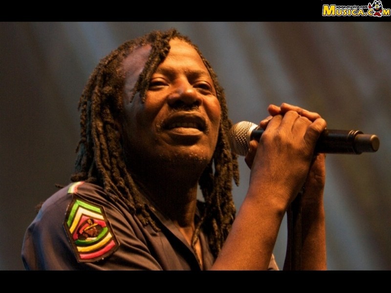 Fondo de pantalla de Alpha Blondy