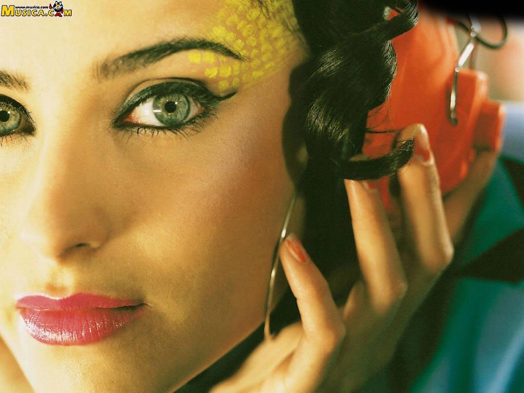 Fondo de pantalla de Nelly Furtado