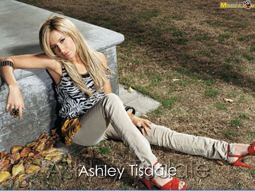 Fondo de pantalla de Ashley Tisdale