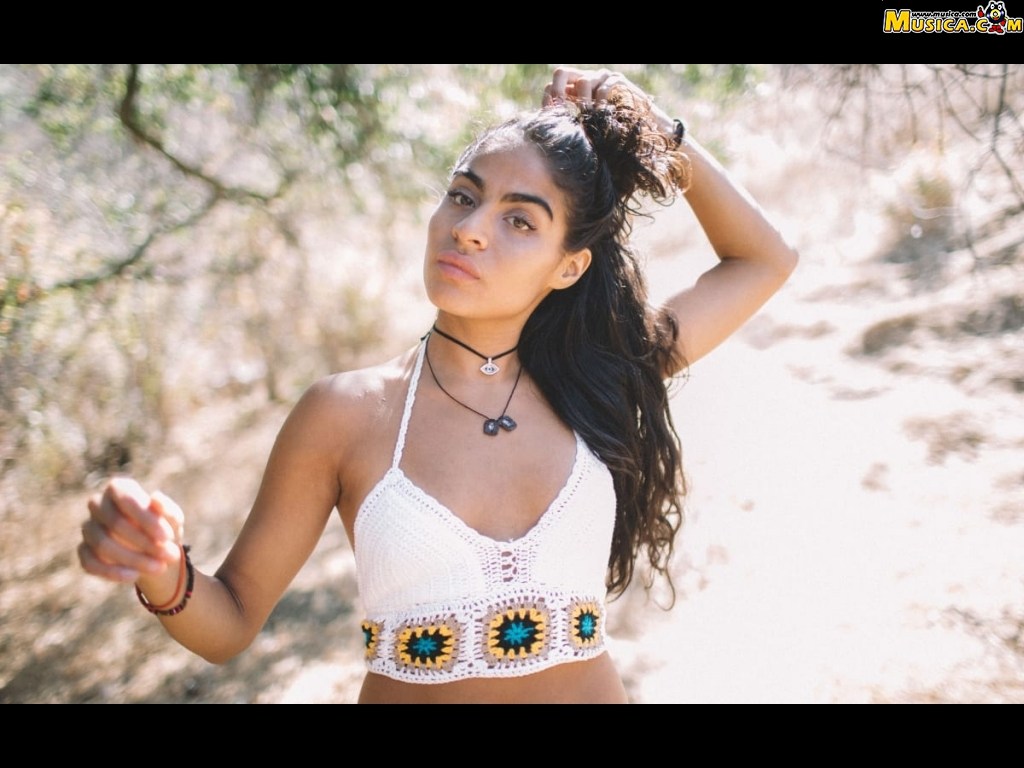 Fondo de pantalla de Jessie Reyez