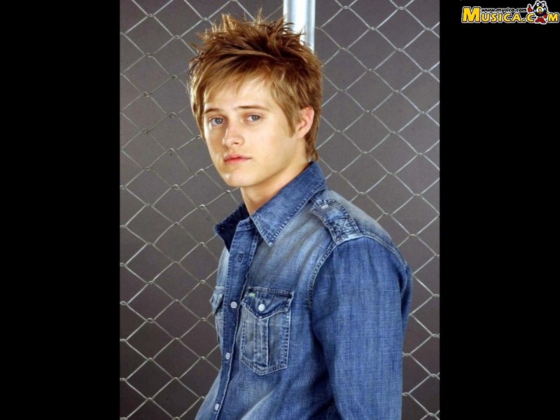 Fondo de pantalla de Lucas Grabeel