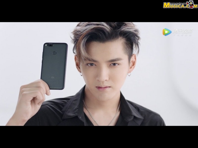 Fondo de pantalla de Kris Wu