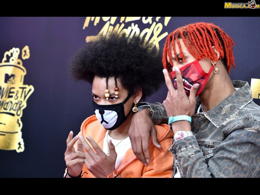 Fondo de pantalla de Ayo & Teo