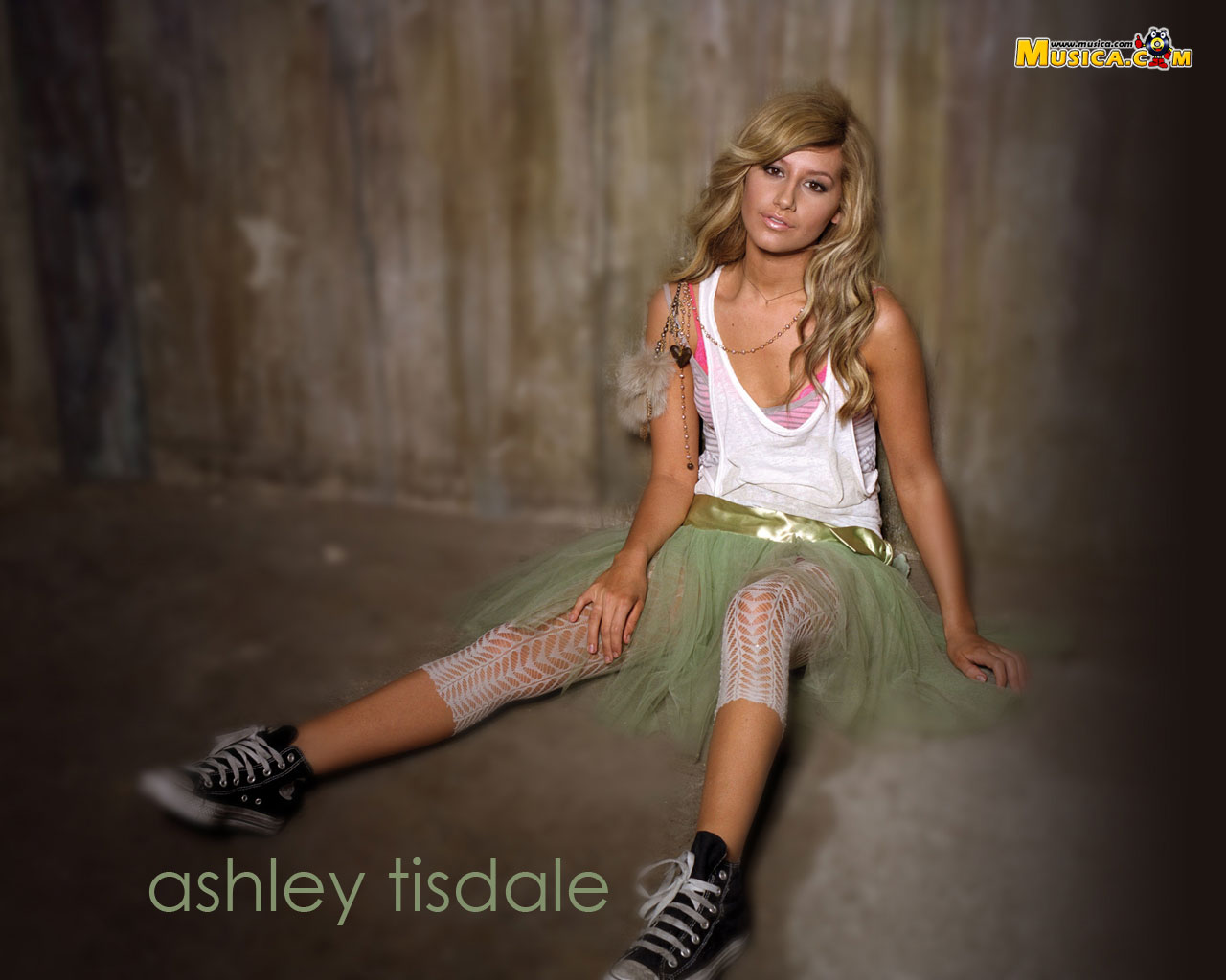 Fondo de pantalla de Ashley Tisdale