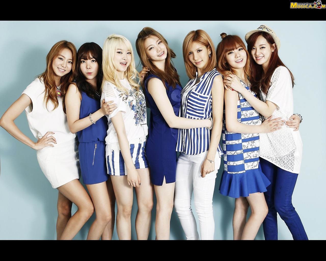 Fondo de pantalla de After school