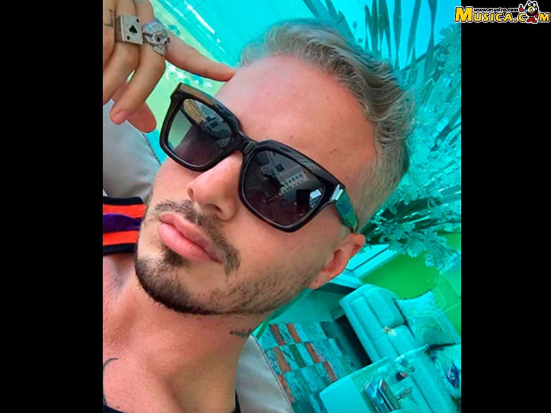 Fondo de pantalla de J Balvin