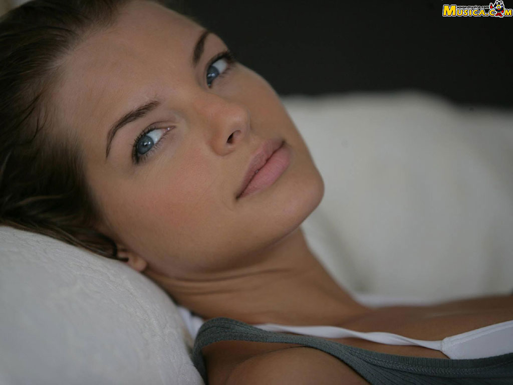 Fondo de pantalla de Yvonne Catterfeld