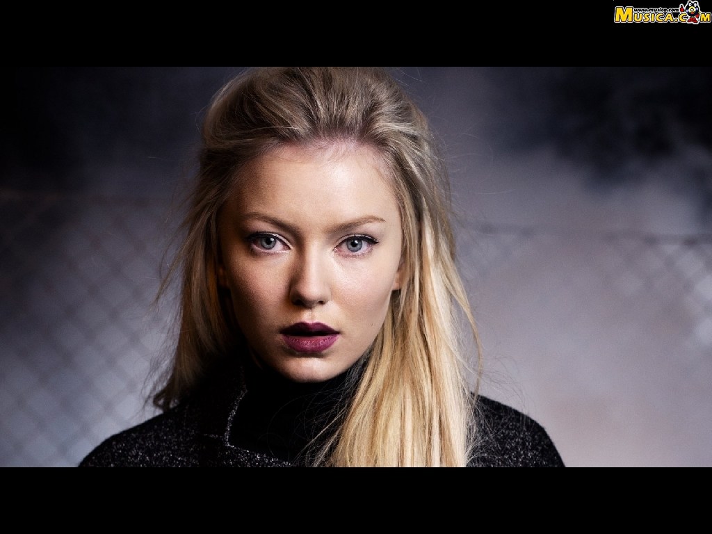 Fondo de pantalla de Astrid S