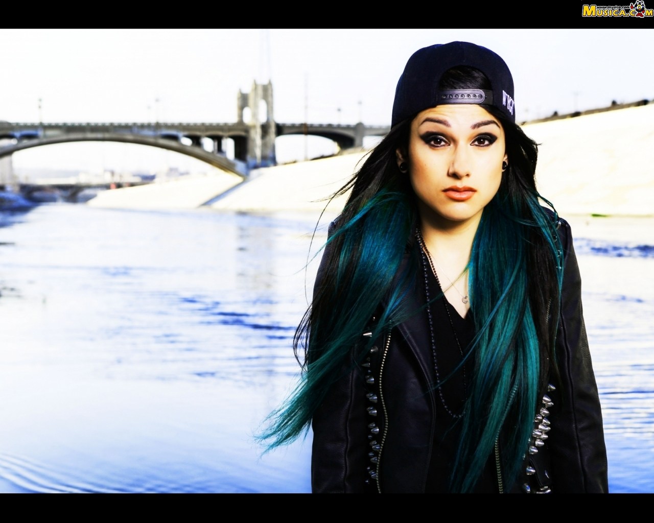 Fondo de pantalla de Snow Tha Product