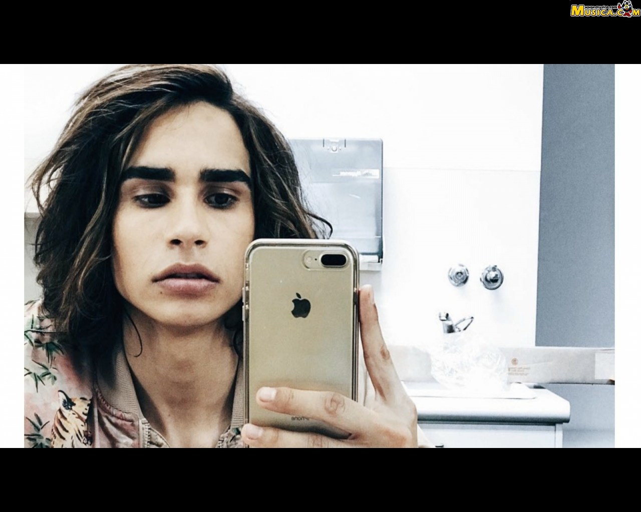 Fondo de pantalla de Isaiah Firebrace