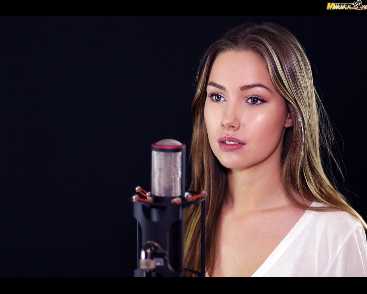 Fondo de pantalla de Sara Farell