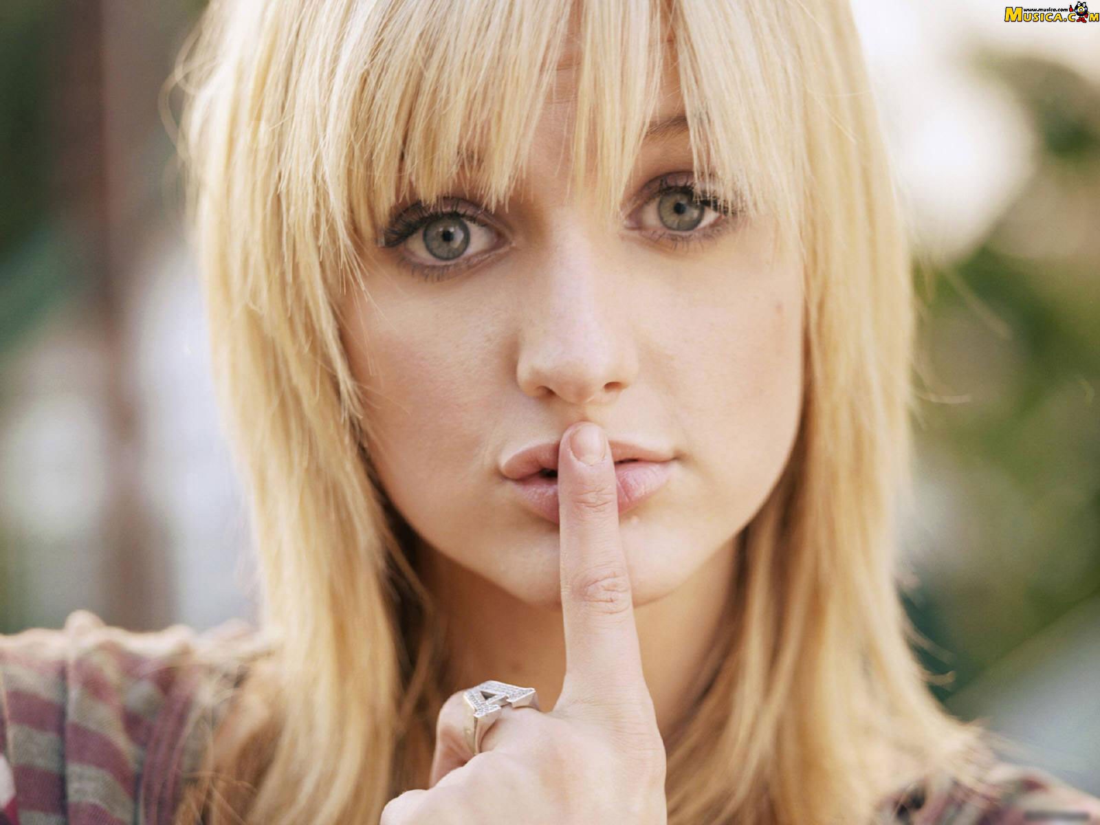 Fondo de pantalla de Ashlee Simpson