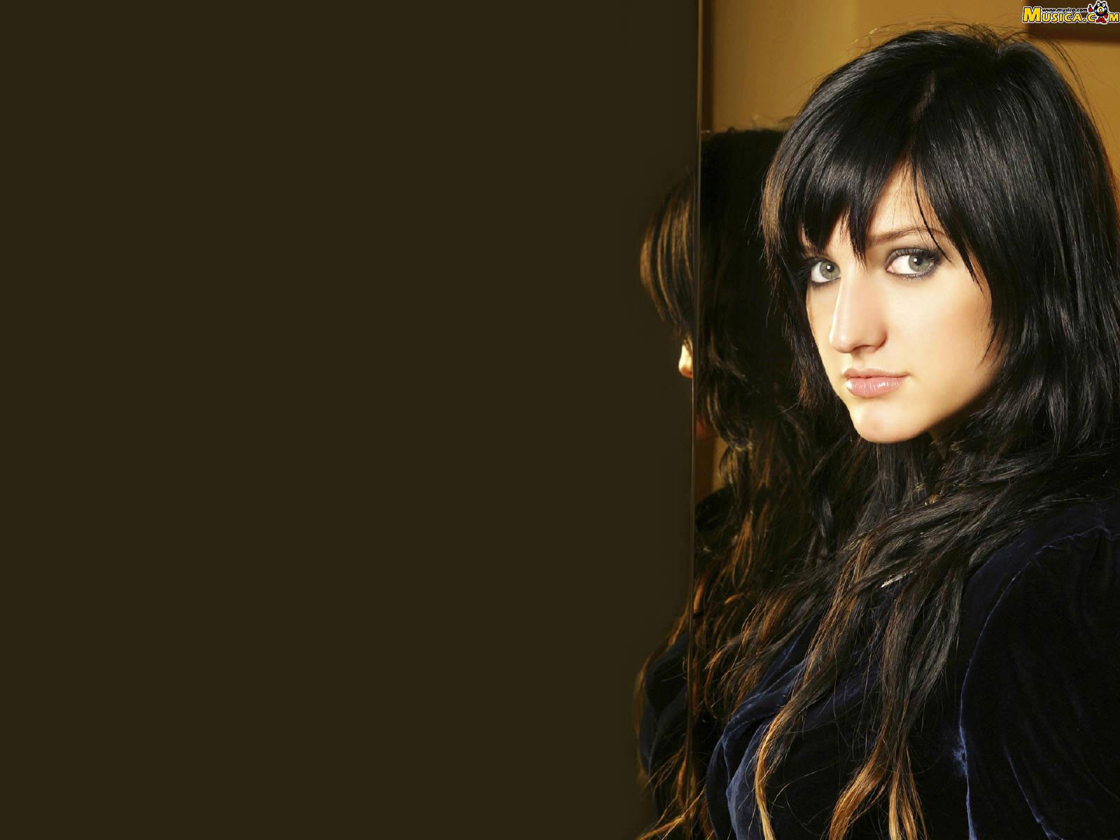 Fondo de pantalla de Ashlee Simpson