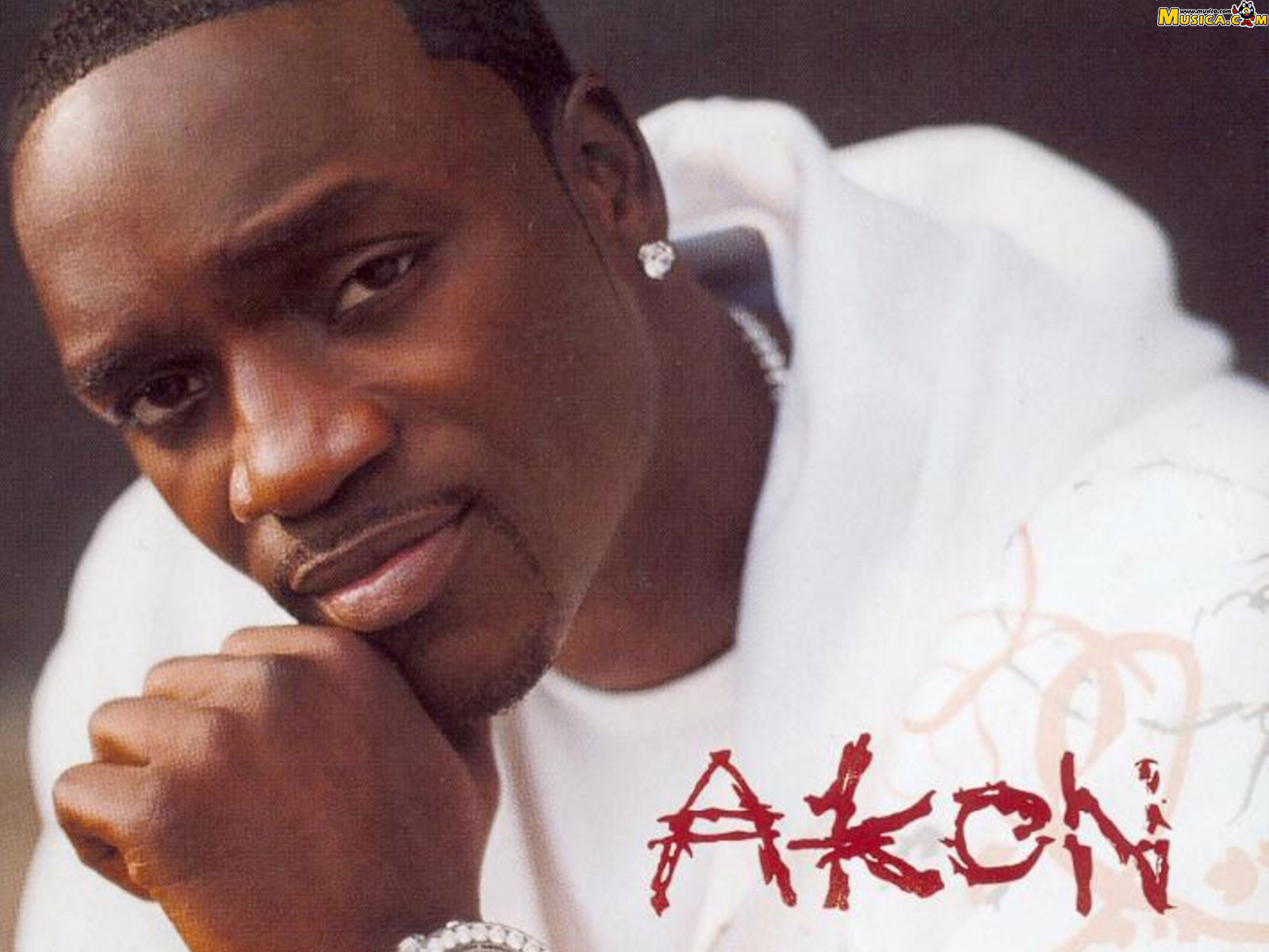 Fondo de pantalla de Akon